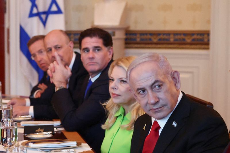 نتانیاهو قصد دارد برای امضای یک قرارداد بزرگ انتقال گاز به قاهره برود