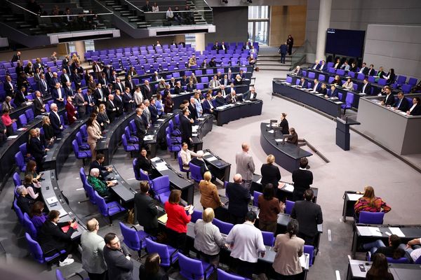 پارلمان آلمان قانون جنجالی خدمت نظامی را در سایه تهدید روسیه تصویب کرد