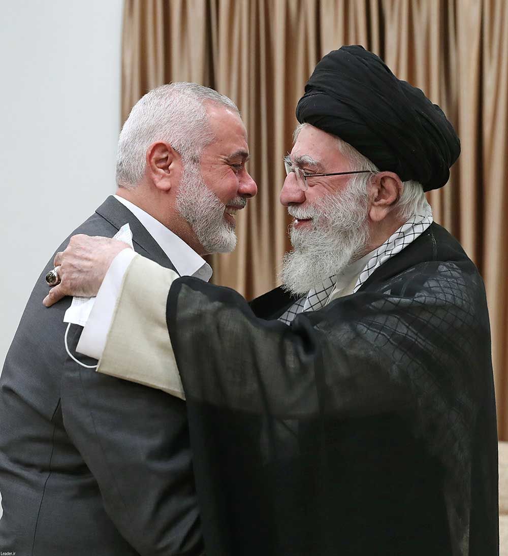 آغوشی که امن نبود؛ سلاح طنز مردم در برابر دیکتاتور