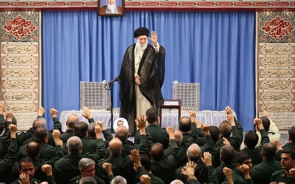 Pundits In Iran Urge Regime To Listen To People, Shun Extremism