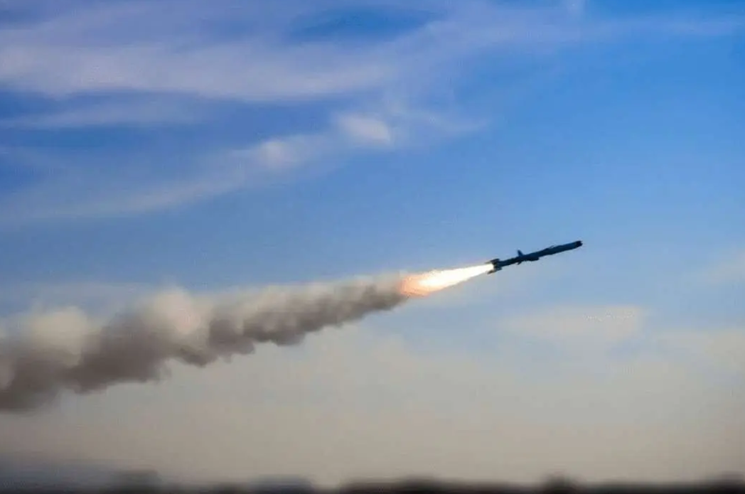 مقام اماراتی: حملات ایران موجب تقویت روابط کشورهای منطقه با آمریکا و اسرائیل میشود