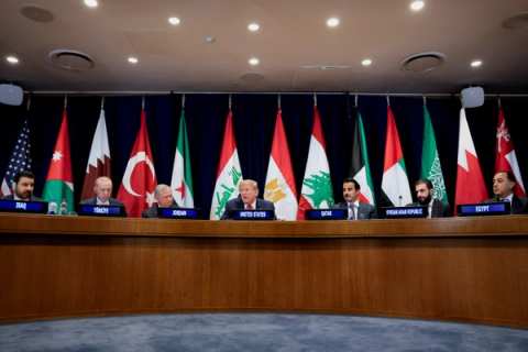 ترامپ: مذاکره با هیات ایرانی سازنده بود؛ یا توافق میکنیم یا همهچیز سریع پایان مییابد