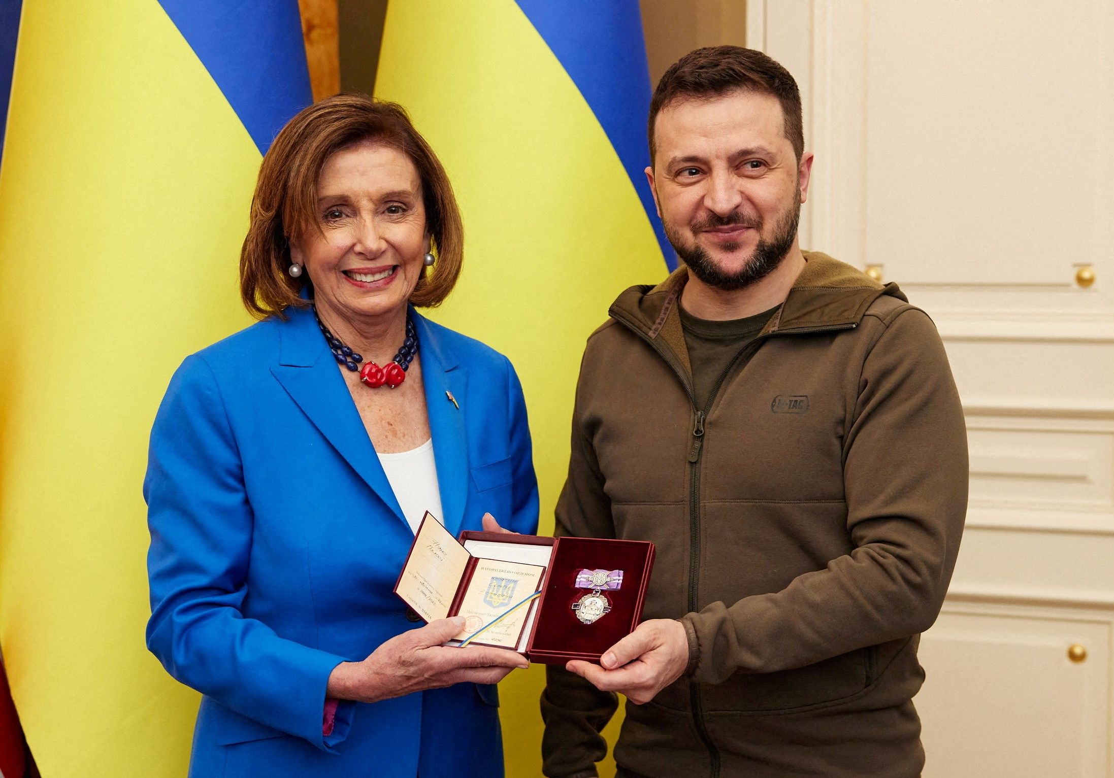 گزارش‌ها از تخلیه ده‌ها غیرنظامی از ماریوپل؛ پلوسی با زلنسکی دیدار کرد