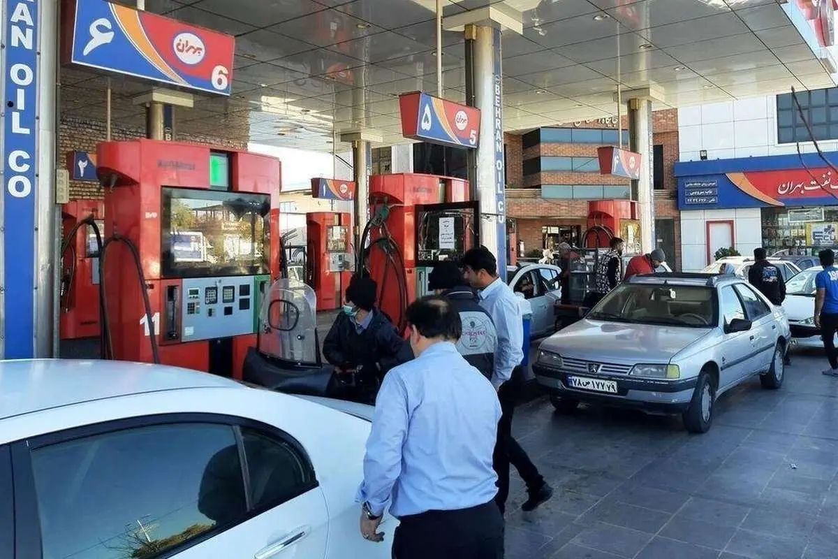 إيران تطلق تجربة "التزوّد بالوقود دون بطاقة" وتعلن أسعار البنزين المستورد