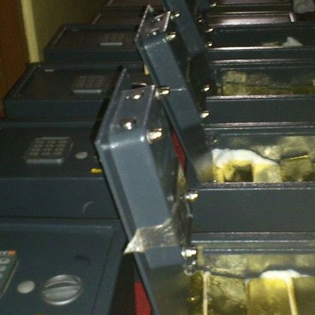 سه سال بعد از افشای ماجرای محوله ۲۰ تنی طلا در ترکیه، وبسایت بازتاب امروز با انتشار این تصویر از محموله نوشت طلاها متعلق به بابک زنجانی بودند