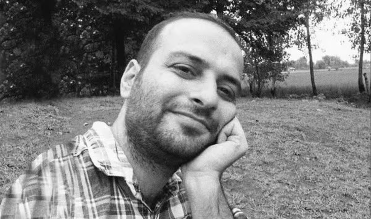 القضاء الإيراني يحكم على شاعر بالإعدام بسبب قصائده المطالبة بالعدالة الاجتماعية