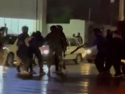 تیراندازی ماموران سرکوب به معترضان در ملکشاهی دستکم ۴ کشته و ۳۰ زخمی بر جا گذاشت