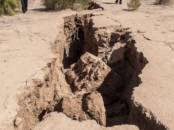 رییس مجمع نمایندگان کرمان خواهان اعزام هیاتی برای بررسی بحران آب و فرونشست زمین شد