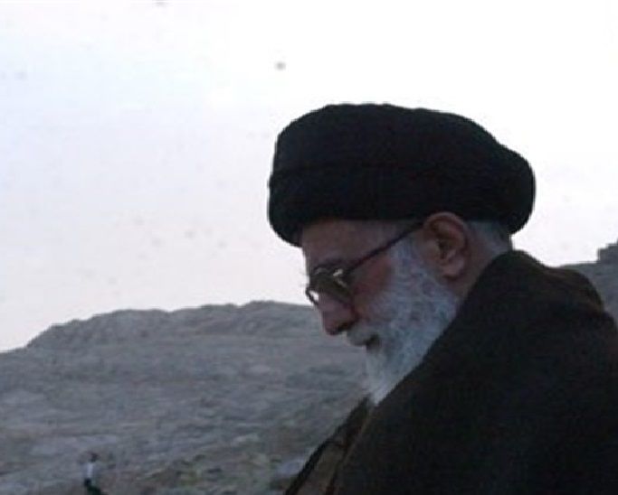 قله‌نوردی خامنه‌ای چقدر برای مردم ایران آب می‌خورد؟