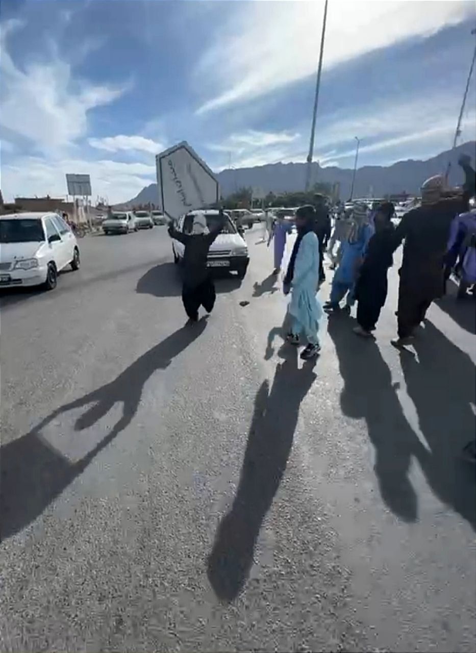 للأسبوع السابع على التوالي.. أهالي زاهدان في الشوارع يرددون هتاف "الموت لخامنئي"