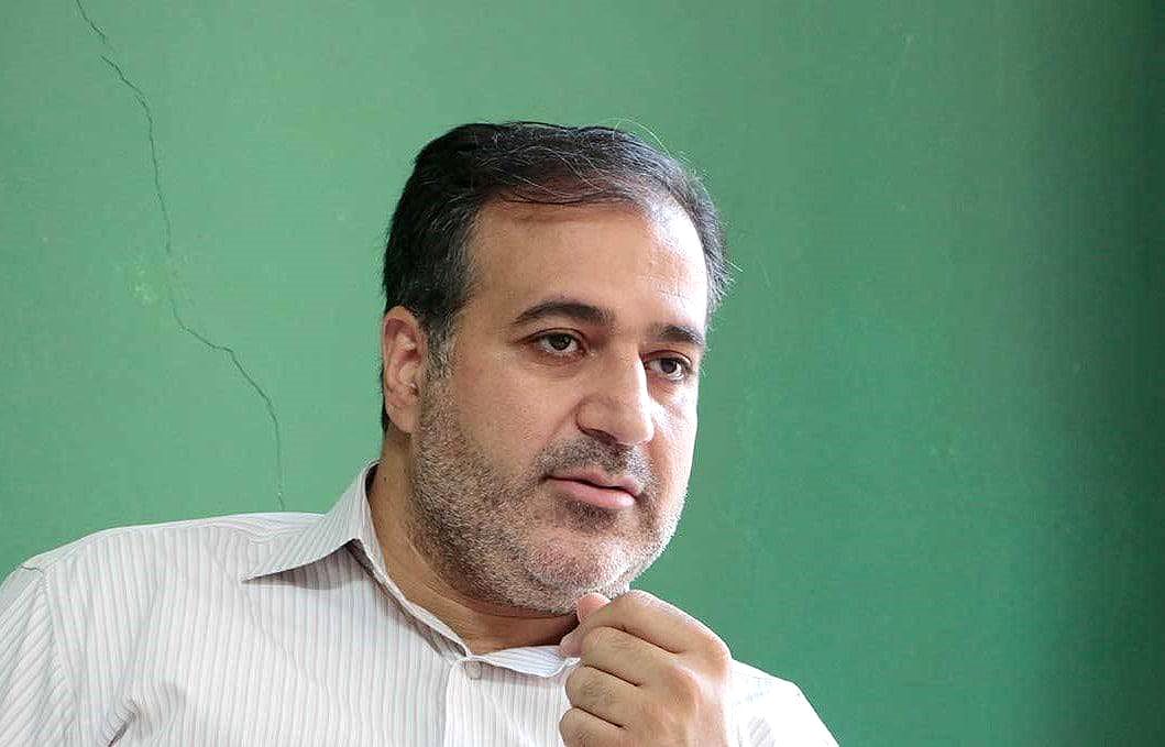 محاکمه غیابی مهدی محمودیان به دلیل افشاگری درباره وجود حشره ساس در اوین