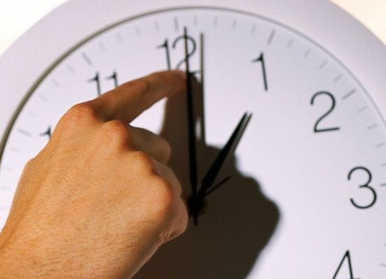 نمایندگان مجلس با لغو قانون قبلی، تصویب کردند ساعت کشور دیگر تغییر نکند