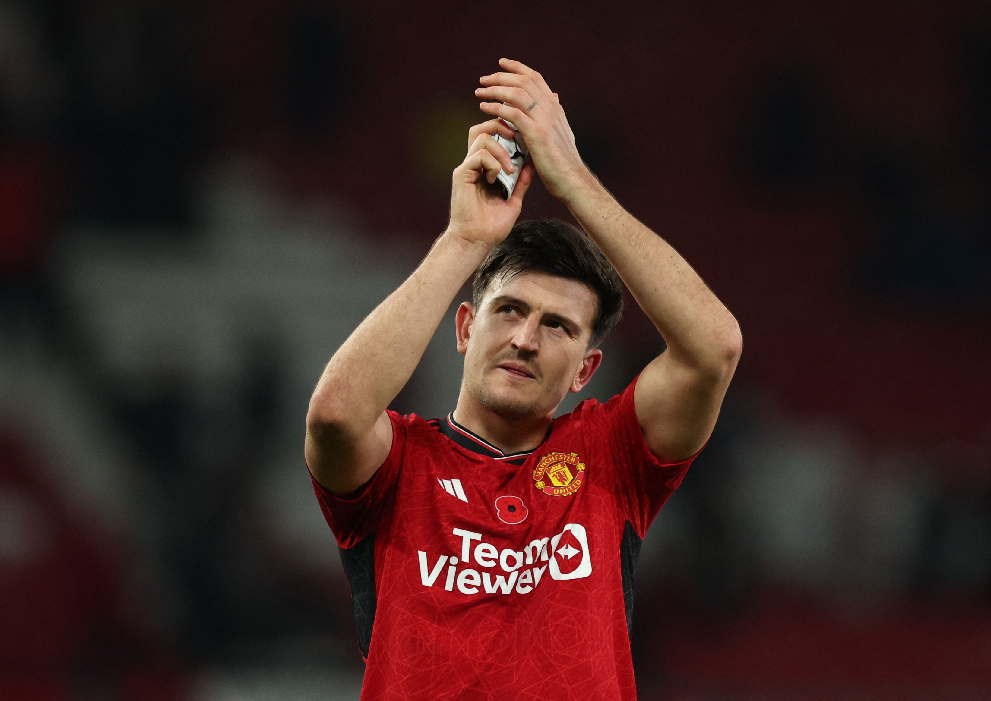 مگوایر عذرخواهی نماینده غنا را پذیرفت و او را به الدترافورد دعوت کرد