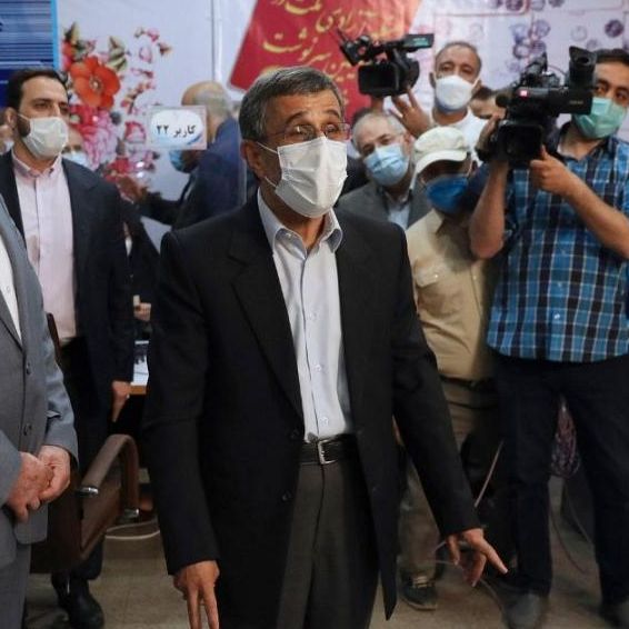 مشاور احمدینژاد: این انتظار به وجود آمده که شورای نگهبان احمدینژاد را تایید صلاحیت کند