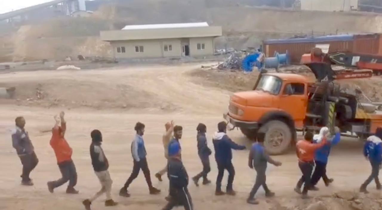 المجلس المنظم لاحتجاجات عمال النفط الإيرانيين: الإضراب مستمر والنظام فشل في كسره