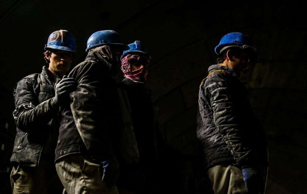 Rise Of The Working Poor As Iran Wages Fail To Cover Basic Needs  