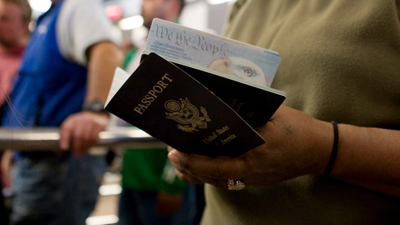 دیوان عالی آمریکا به دولت اجازه داد فقط جنسیت زمان تولد در گذرنامه ثبت شود