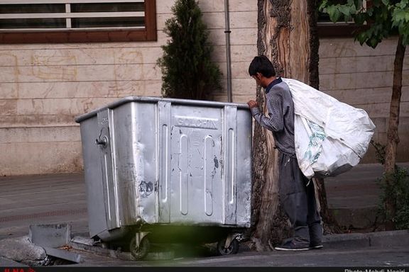 Tehran Municipality Official: We lock garbage tanks so that garbage collectors can not pick up garbage