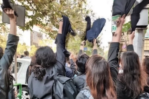 واکنش مردم به صدور مجوز ورود نیروی انتظامی به مدارس: وزیر آموزش و پرورش باید استعفا کند