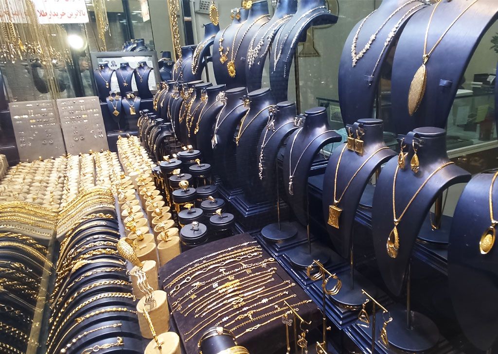 کسادی بازار طلا و رونق گرفتن خرید و فروش نقره در ایران به‌دلیل کاهش قدرت خرید مردم