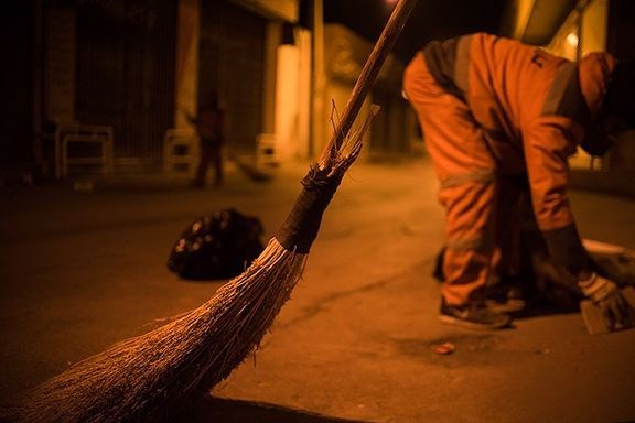 اعتراض کاربران رسانههای اجتماعی به اعلام نشدن هویت پاکبان کشتهشده شهرداری