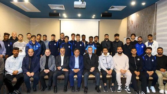 جلسه آسیب شناسی بحران استقلال با حضور تمام بازیکنان، در غیبت موسیمانه و دستیارانش