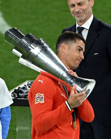 رونالدو پس از قهرمانی: خیلی خوشحالم، درد داشتم، اما اگر پایم هم میشکست، بازی میکردم