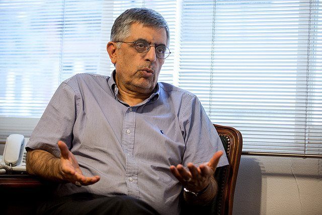 عمدة طهران السابق: كيف للعالم أن يثق ببرنامجنا النووي ونحن نستخدم الزبادي للعنف