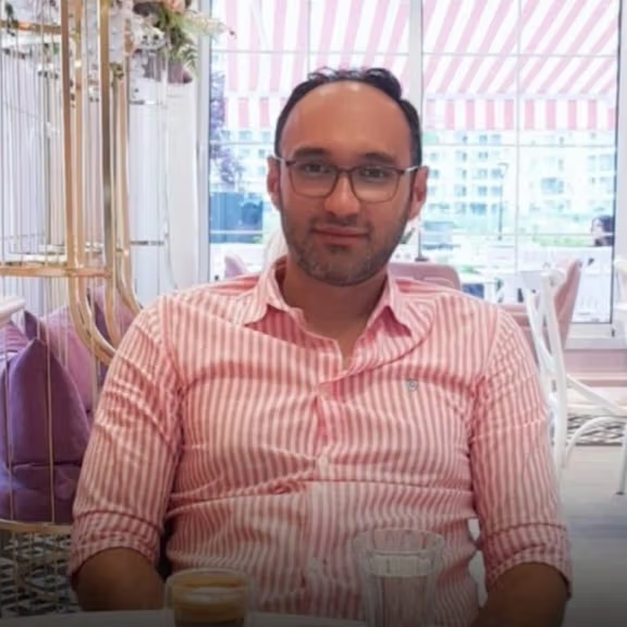 وکیل امیرحسین موسوی: برای چند توییت، ۹ اتهام امنیتی صادر شده است