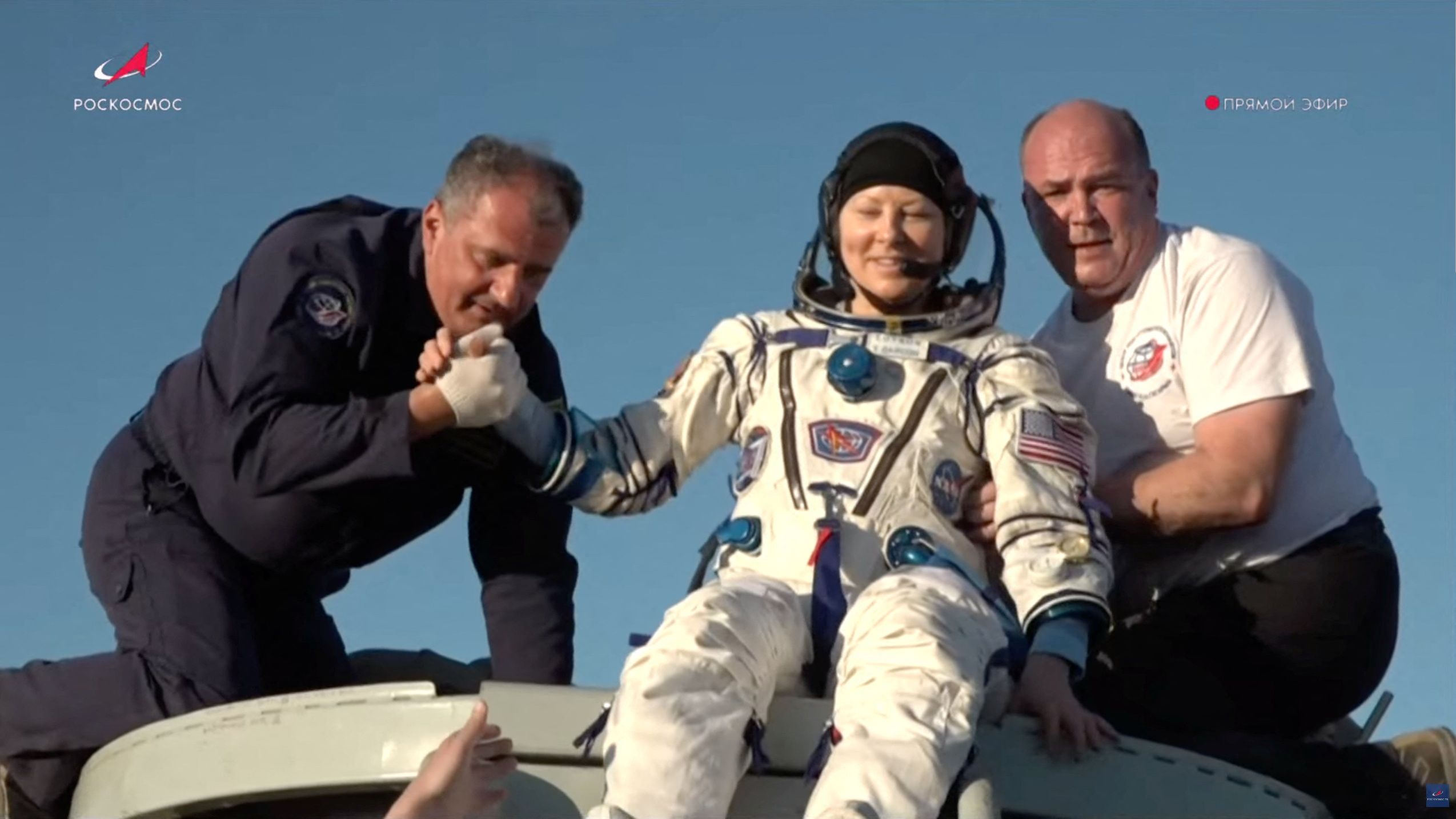 کپسول سایوز با موفقیت فرود آمد؛ ۳ فضانورد بعد از ماه‌ها به زمین بازگشتند