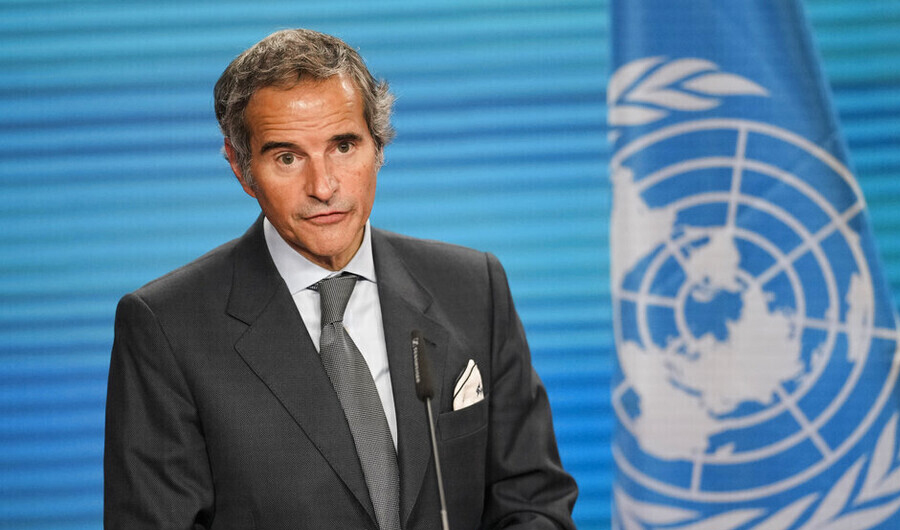 غروسي يطالب بالاستئناف الفوري لأنشطة التحقق النووي في إيران