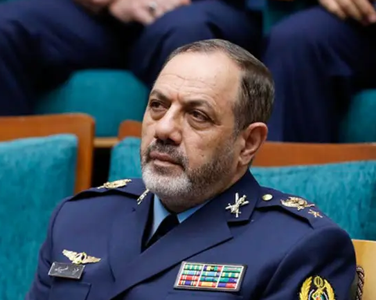 وزیر دفاع جمهوری اسلامی: ترسی از دشمن نداریم و از اصول و آرمانهای خود عقبنشینی نمیکنیم