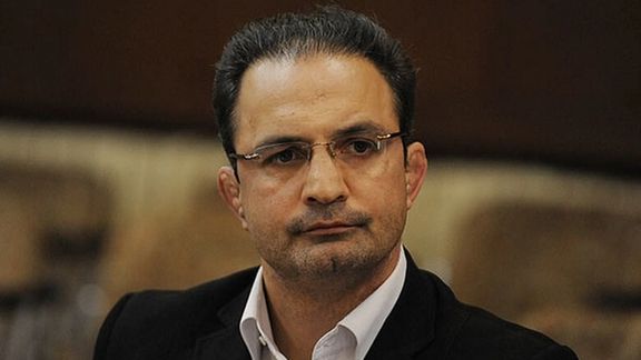 امیررضا خادم سمت مردم ایستاد و اخراج شد