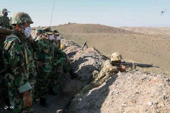 Iranian troops on the border with Azerbaijan in October 2020