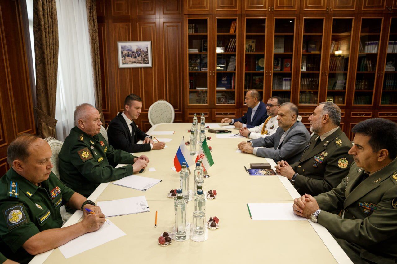 Russia, Iran Discuss Military Cooperation Amid Western Sanctions