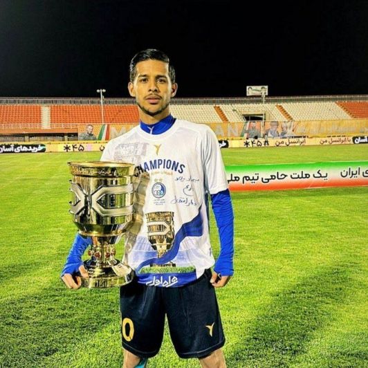 پست اینستاگرامی مهدی قایدی با کاپ قهرمانی استقلال در سوپر جام به یاد میلاد زارع