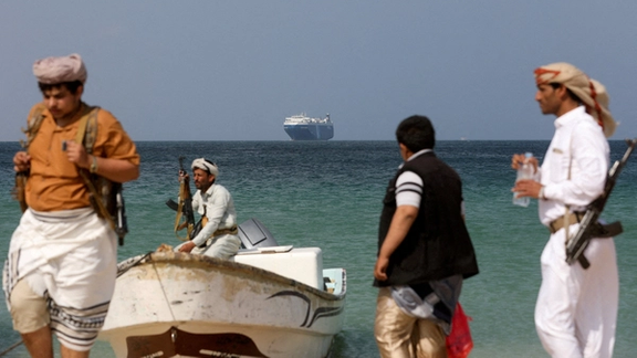Ship Evacuated and Ablaze After Attack by Iran-Backed Houthis