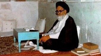 نوه رهبر سابق جمهوری اسلامی: اگر شرایط سخت است باعث نمیشود از انتخابات کوتاه بیاییم