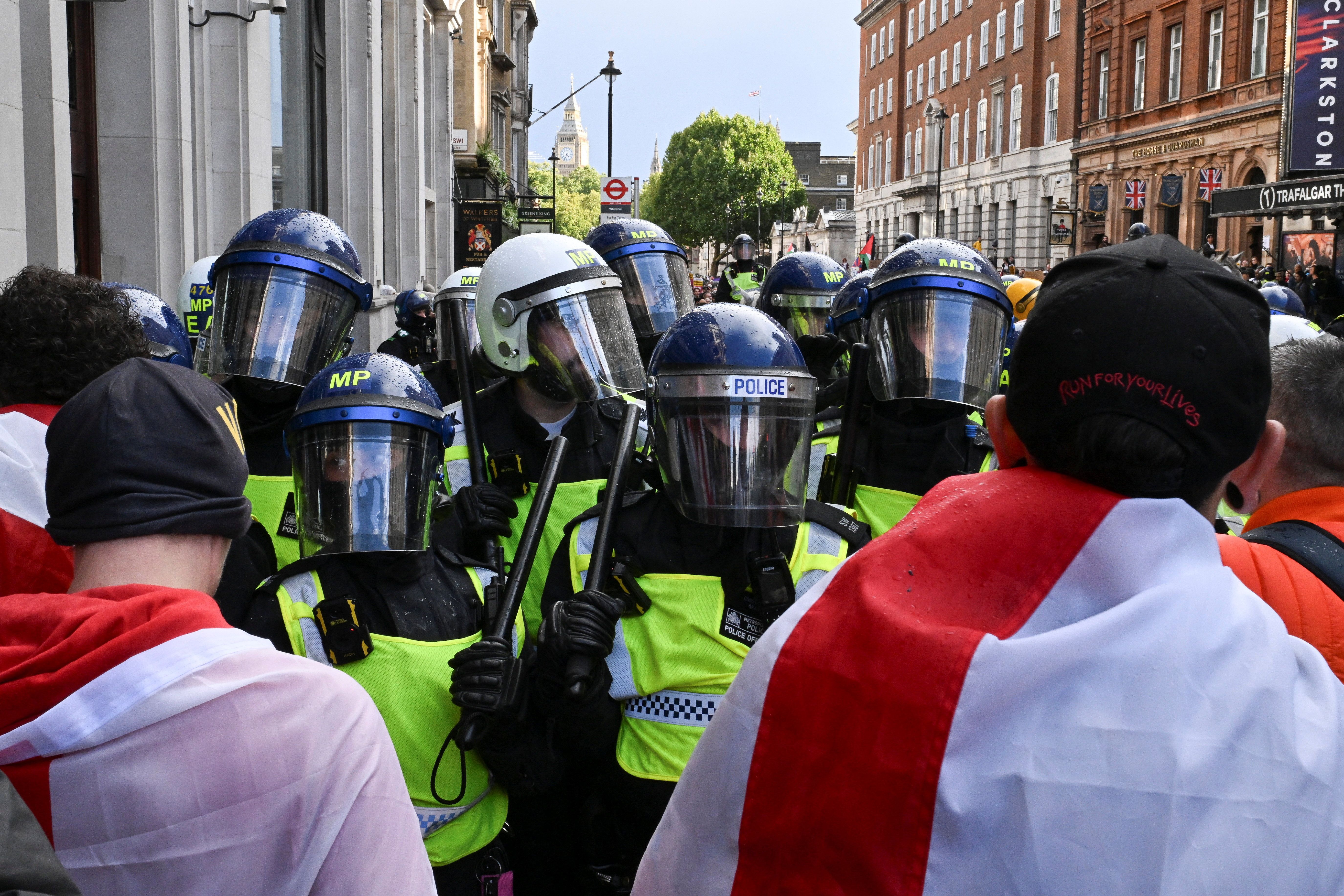 ۱۱۰ هزار نفر در راهپیمایی ضد مهاجرت در لندن شرکت کردند
