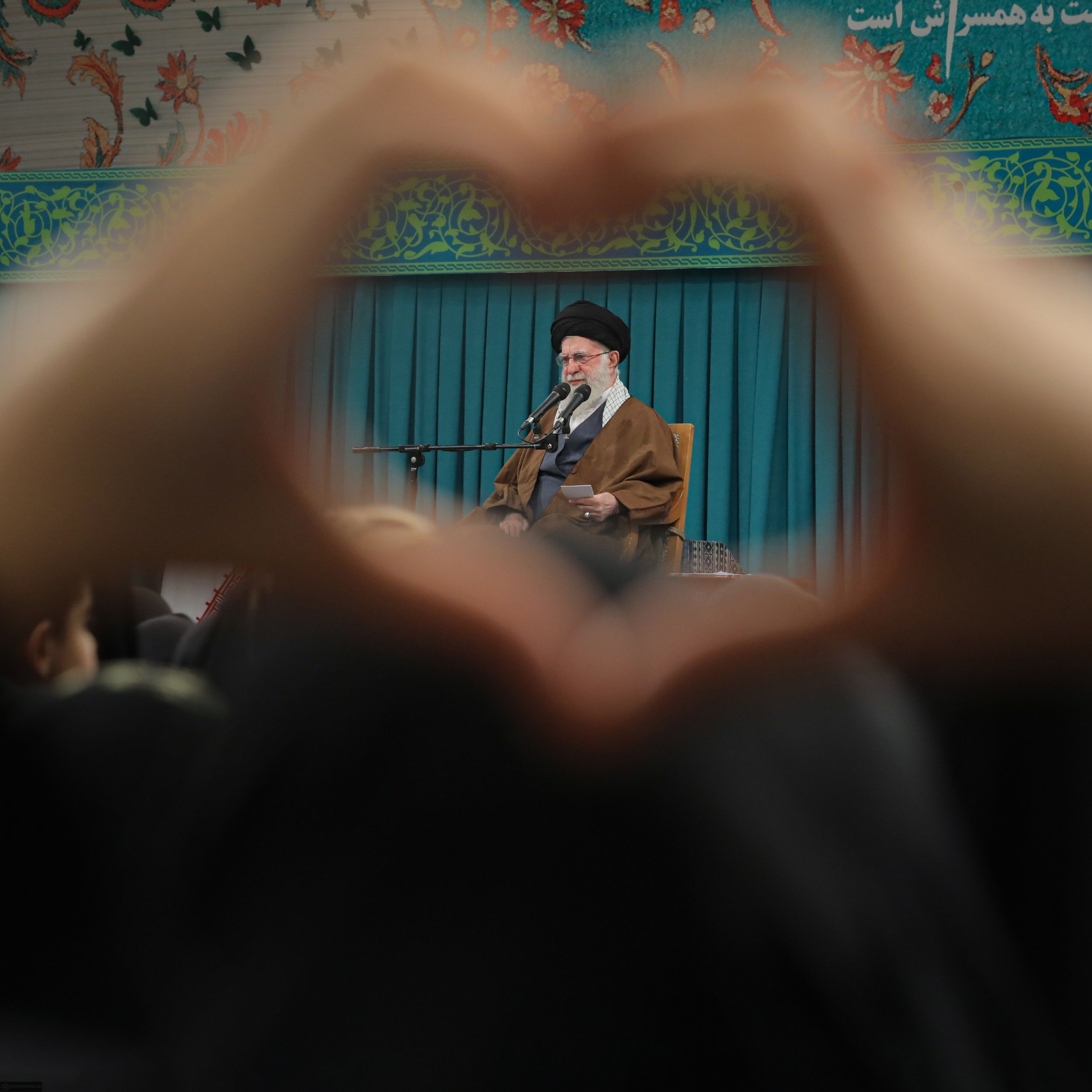 معركة خلافة خامنئي تحتدم في إيران