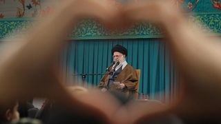 معركة خلافة خامنئي تحتدم في إيران