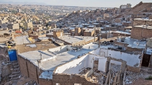 دنیای اقتصاد: بیش از نیمی از خانوارهای ایران در پایان دهه ۹۰ خورشیدی دچار فقر مسکن بودند