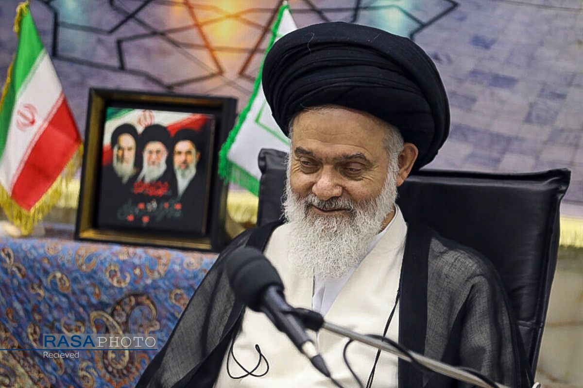 خطيب جمعة "قم": "الانفلات" يجعل الشوارع "غير آمنة للمؤمنين" في إيران