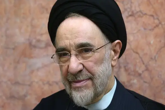 محمد خاتمی: برای سلامتی رئیسی دعا میکنم