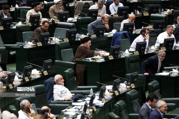 Iran Considers Criminalizing Starlink Over Military Concerns