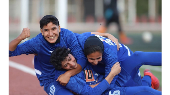 درخواست سرمربی پیشین تیم ملی زنان: لیگ برتر فوتبال زنان را پخش کنید، حیف است