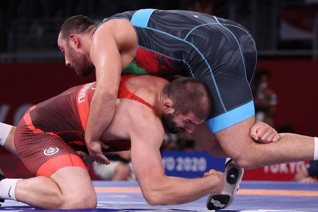 واشنطن ترفض إصدار تأشيرات لمنتخب إيران للمصارعة بسبب هتاف رئيس الوفد بشعار "الموت لأميركا"