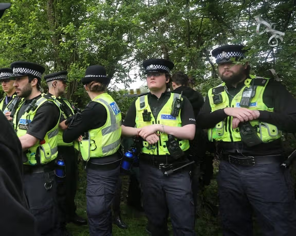 عضو بمجلس العموم البريطاني يطالب بالتصدي لعناصر النظام الإيراني في بريطانيا