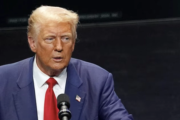 گاردین: حمایت از ترامپ در ایالتهای رقابتی در حال افزایش است