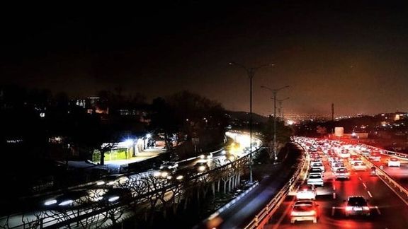 مقام شرکت توزیع برق: تصمیم گرفتیم چراغهای بزرگراهها را فعلا خاموش کنیم